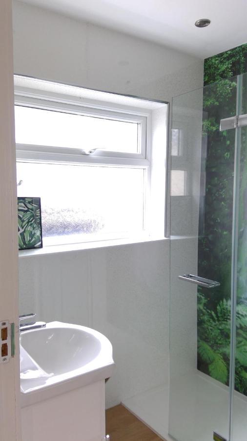 Luxury London Ensuite Double Room, Park Free, Tram-Train! ミッチャム エクステリア 写真