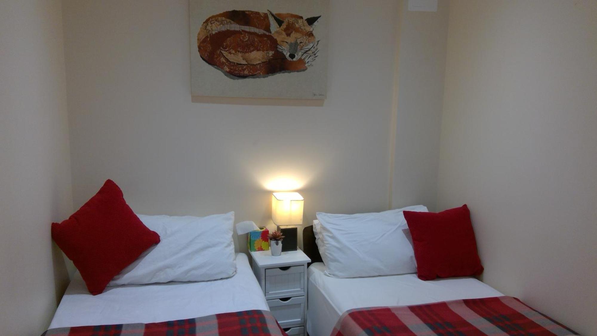 Luxury London Ensuite Double Room, Park Free, Tram-Train! ミッチャム エクステリア 写真