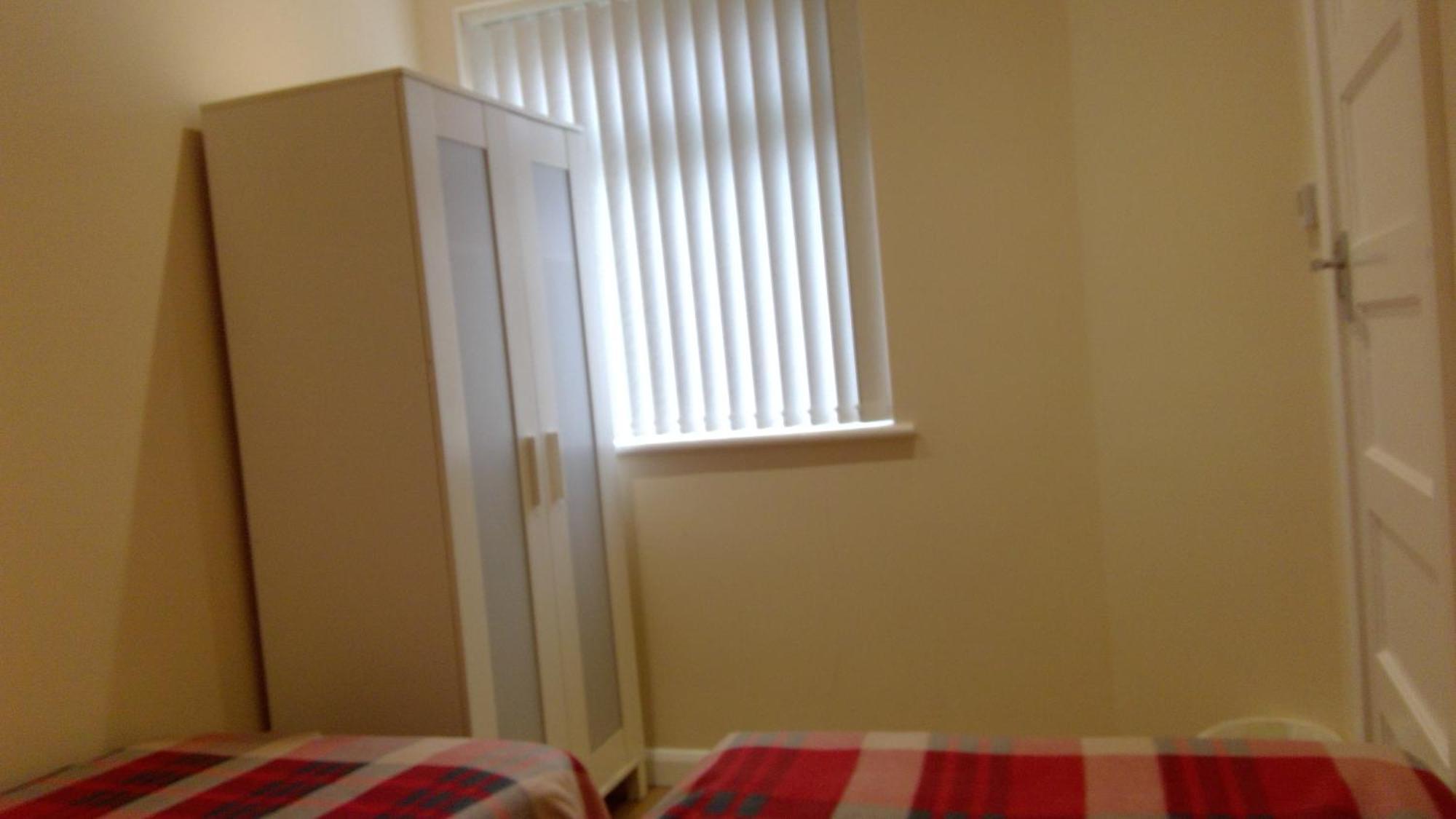 Luxury London Ensuite Double Room, Park Free, Tram-Train! ミッチャム エクステリア 写真